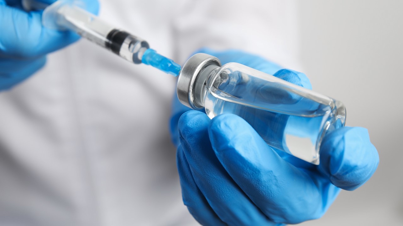 FDA aprueba nueva formulación subcutánea de atezolizumab e hialuronidasa para diferentes tipos de cáncer como CPCNP, CPCP, entre otros: estudio IMscin001